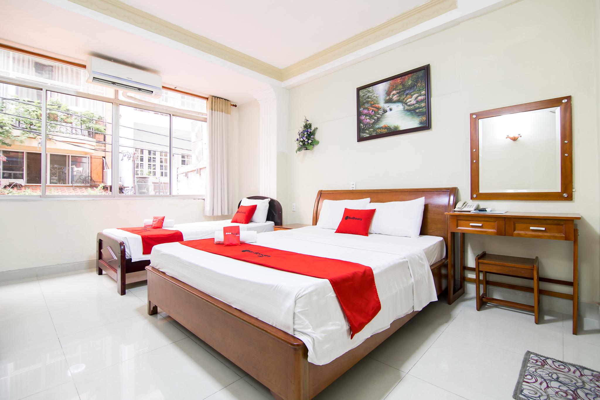 Reddoorz Plus @ Pham Ngu Lao 2 Ho Şi Min Dış mekan fotoğraf